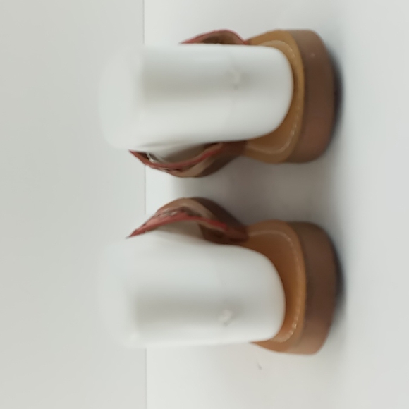 Bare Traps Thong Sandals - Picture 3 of 8